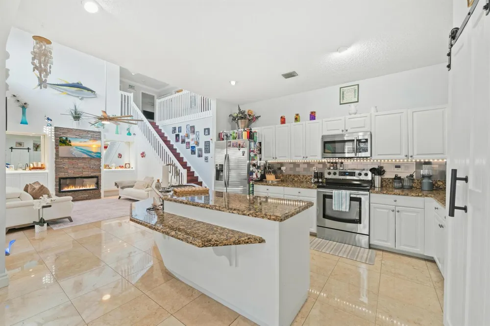 7202 CATALINA ISLE DRIVE Lake Worth, FL 33467