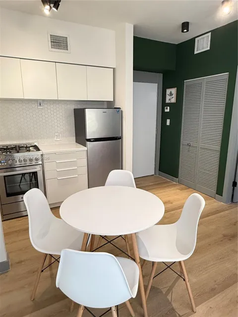 1320 Drexel Ave #302