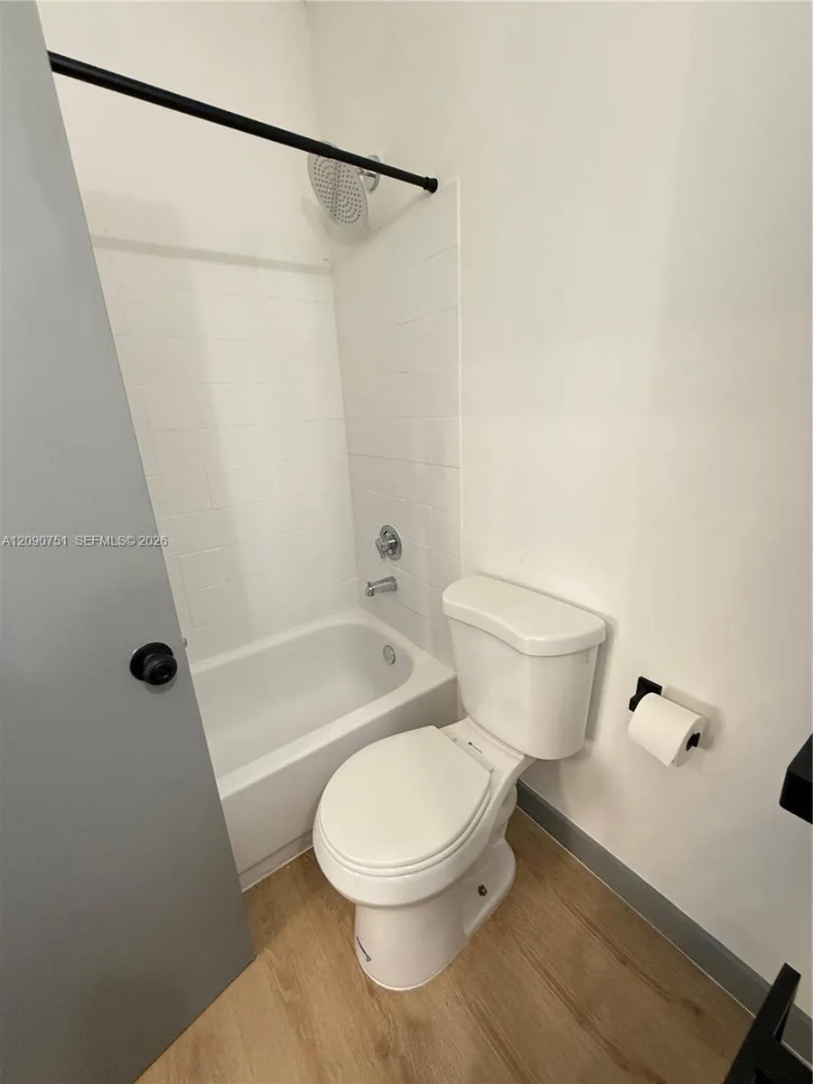 1320 Drexel Ave #302 Miami Beach, FL 33139
