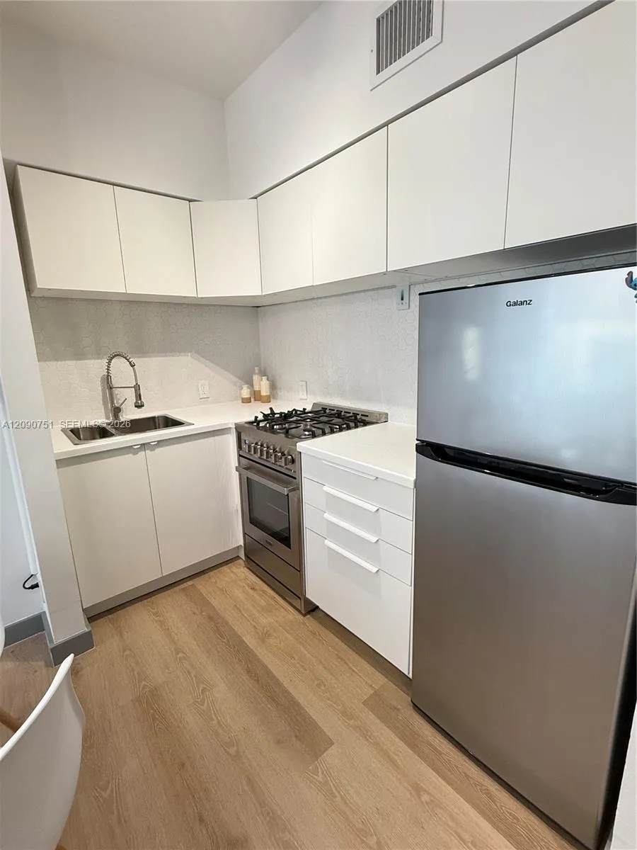 1320 Drexel Ave #302 Miami Beach, FL 33139