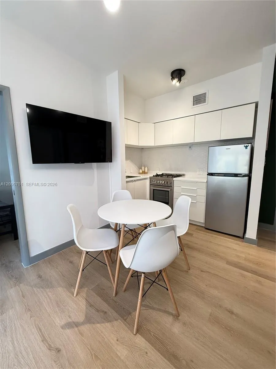 1320 Drexel Ave #302 Miami Beach, FL 33139