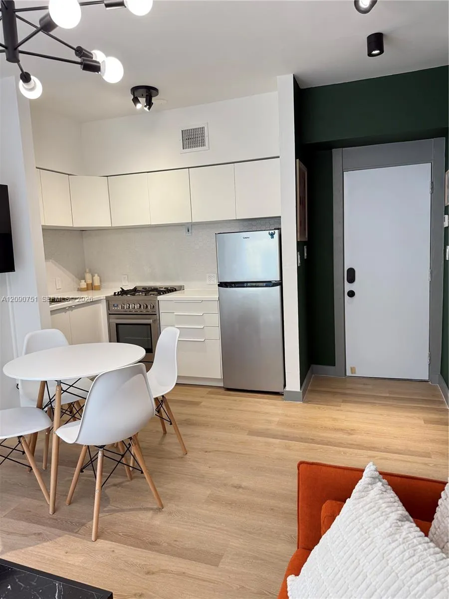 1320 Drexel Ave #302 Miami Beach, FL 33139