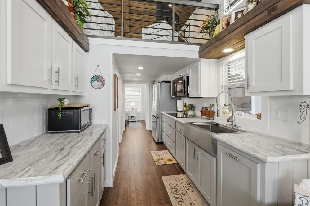 817 Brazos Harbor Circle Granbury, TX 76048