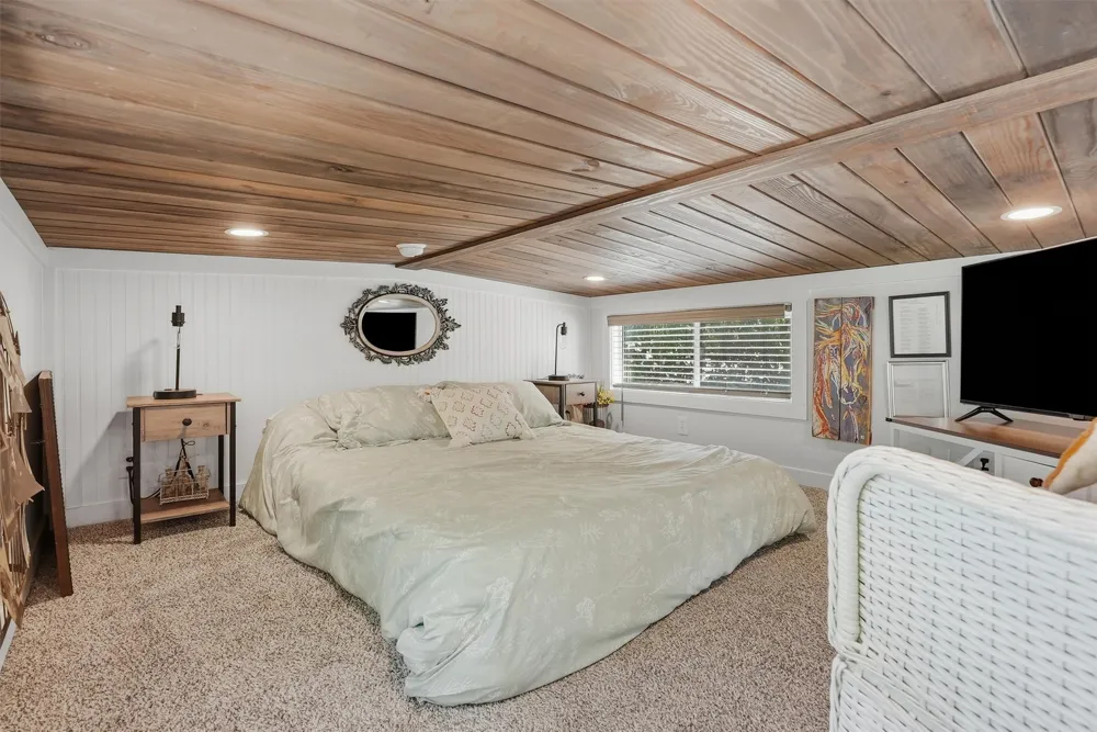 817 Brazos Harbor Circle Granbury, TX 76048