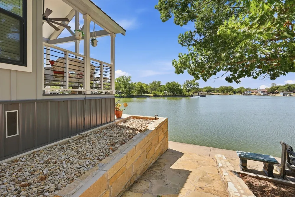 817 Brazos Harbor Circle Granbury, TX 76048