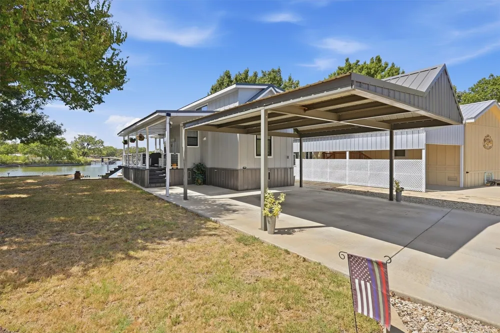 817 Brazos Harbor Circle Granbury, TX 76048