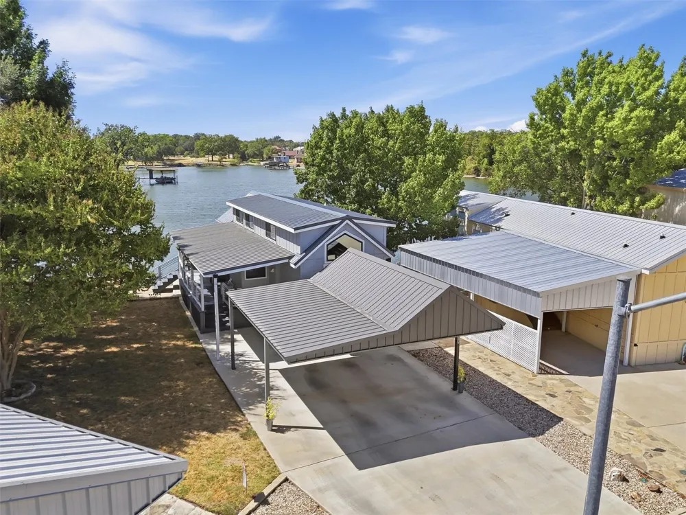 817 Brazos Harbor Circle Granbury, TX 76048