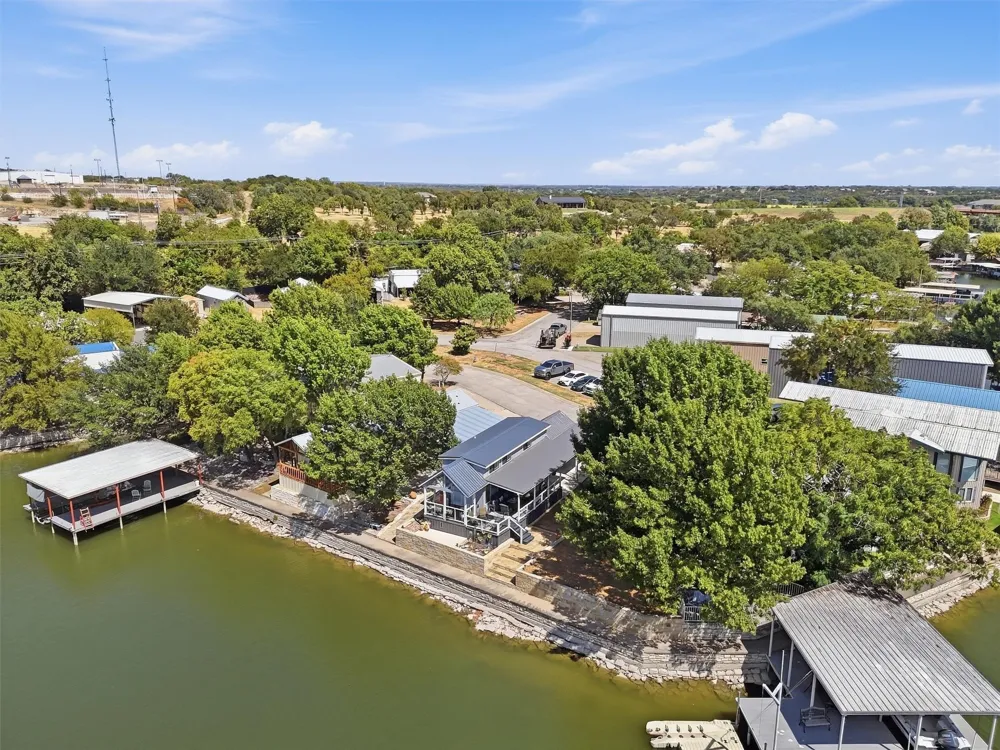 817 Brazos Harbor Circle Granbury, TX 76048