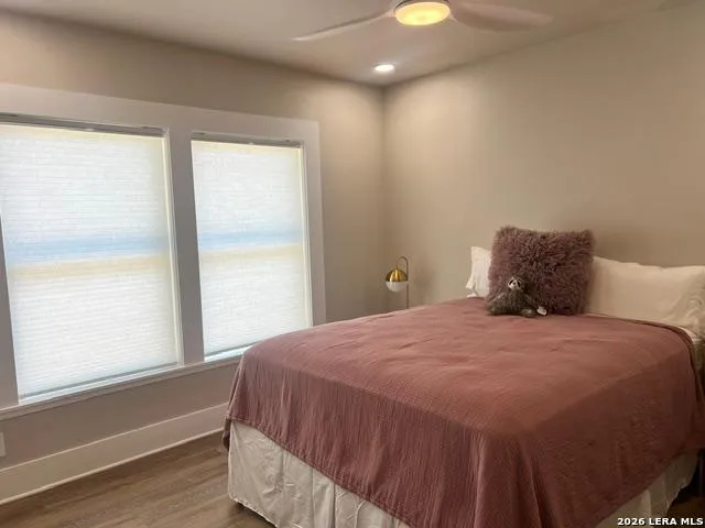 327 HALLIDAY AVE San Antonio, TX 78210