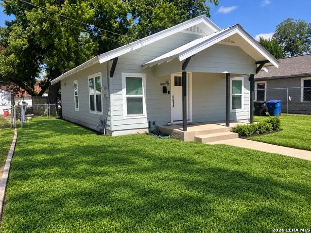327 HALLIDAY AVE San Antonio, TX 78210