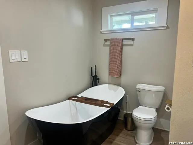 327 HALLIDAY AVE San Antonio, TX 78210