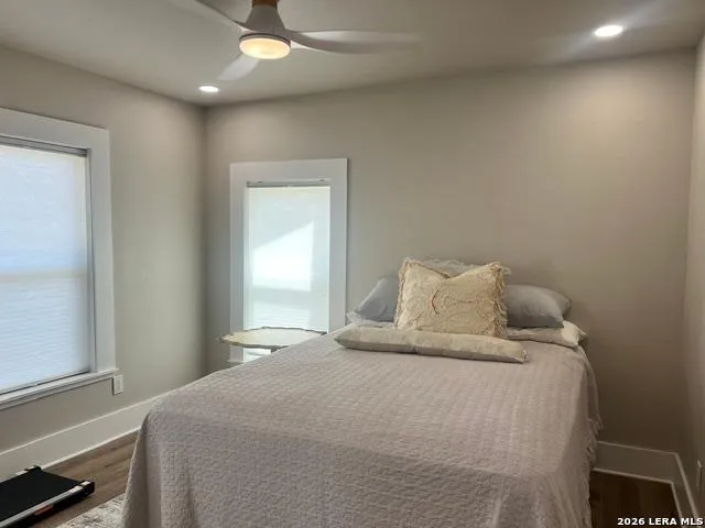 327 HALLIDAY AVE San Antonio, TX 78210