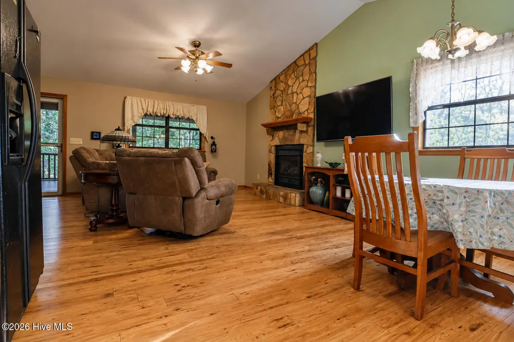 30 Sunray Circle Murphy, NC 28906