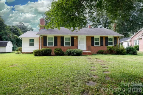 1017 Woodland Drive