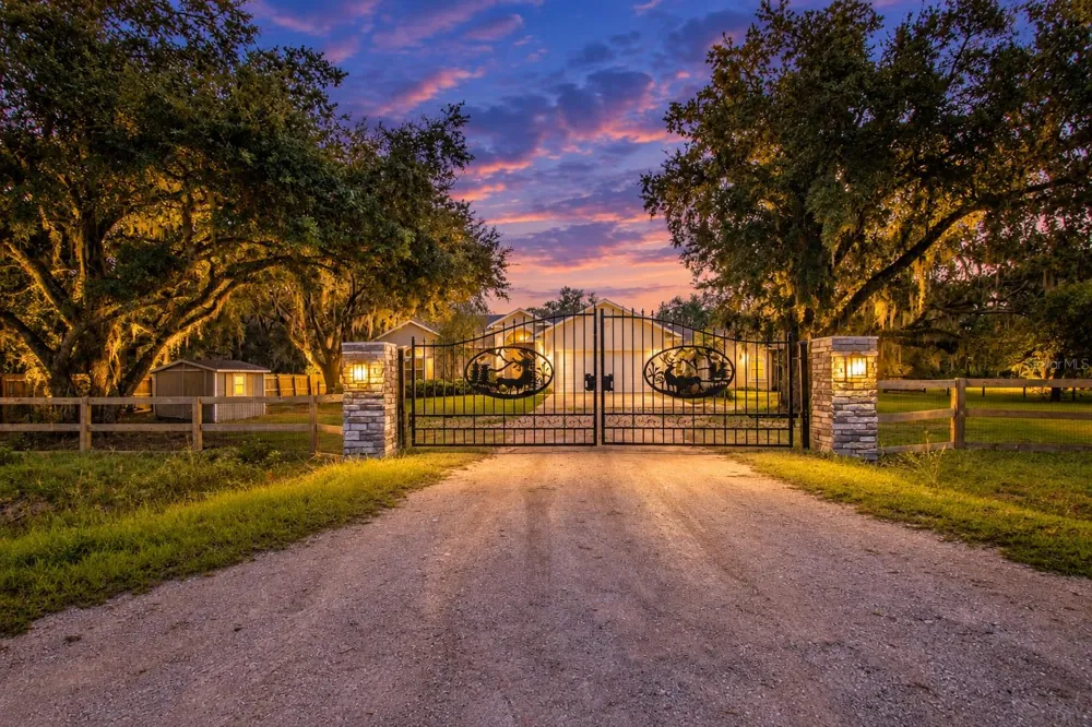 1220 BUTCH CASSIDY TRAIL Wimauma, FL 33598