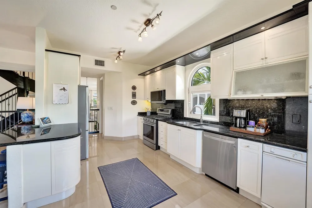 1780 Bay Drive Pompano Beach, FL 33062