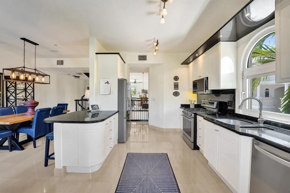 1780 Bay Drive Pompano Beach, FL 33062