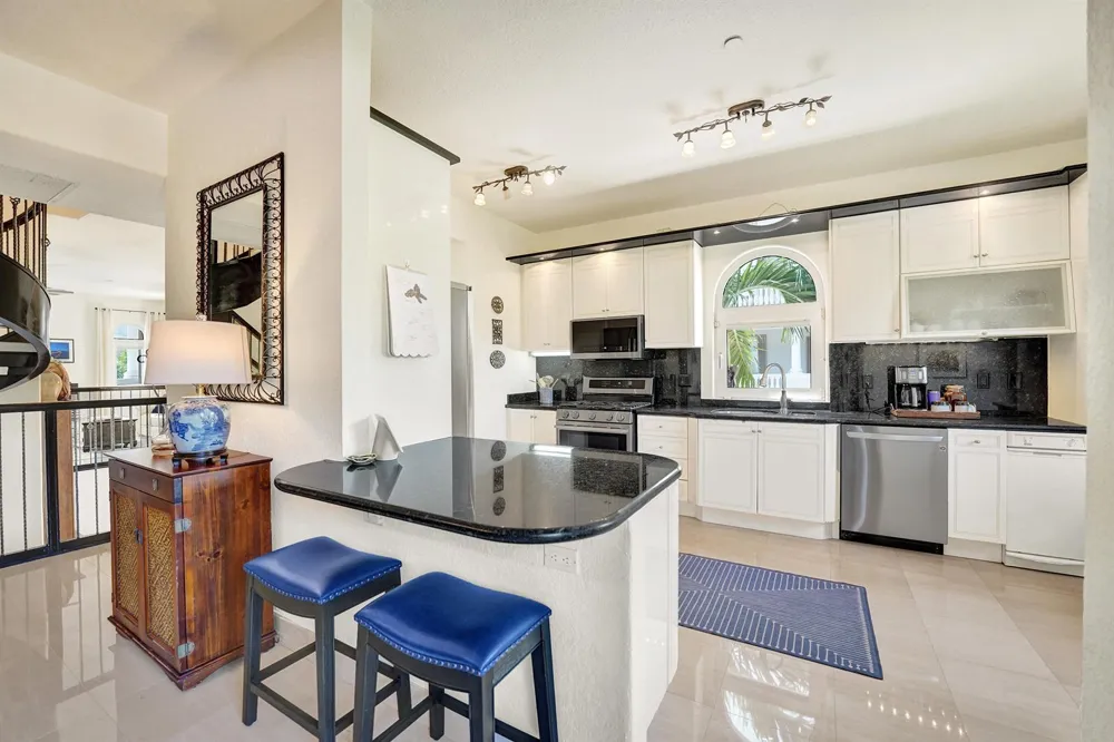 1780 Bay Drive Pompano Beach, FL 33062