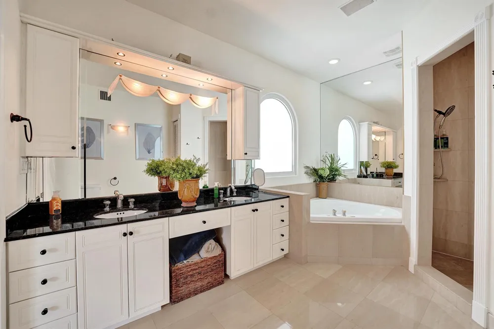1780 Bay Drive Pompano Beach, FL 33062