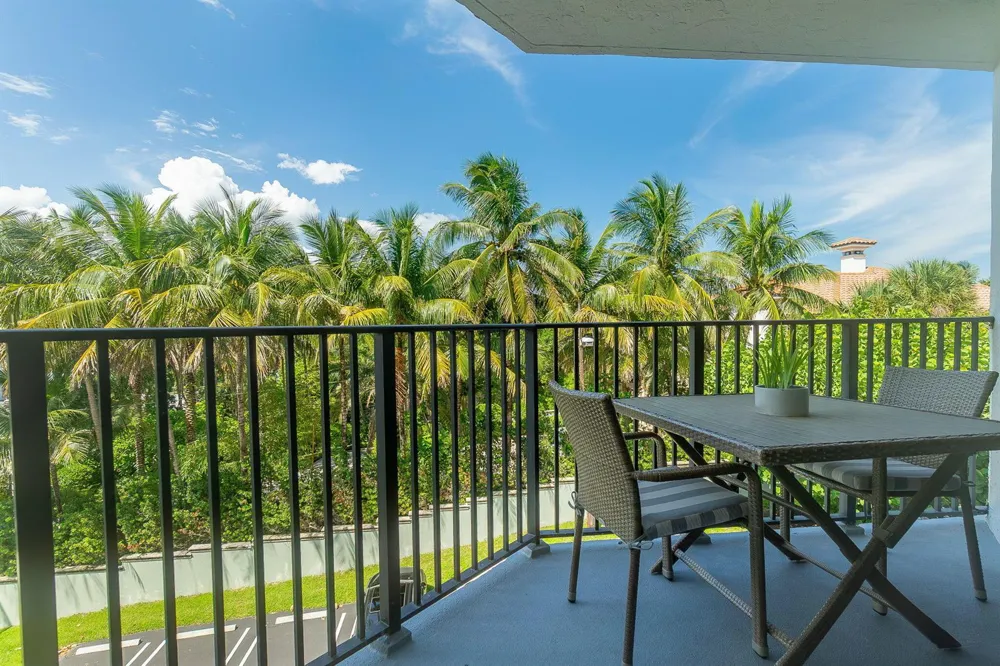 2565 S Ocean Boulevard #205n Highland Beach, FL 33487