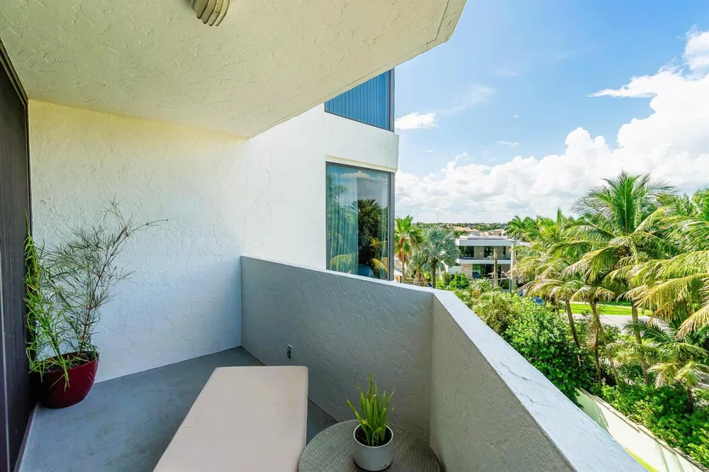 2565 S Ocean Boulevard #205n Highland Beach, FL 33487