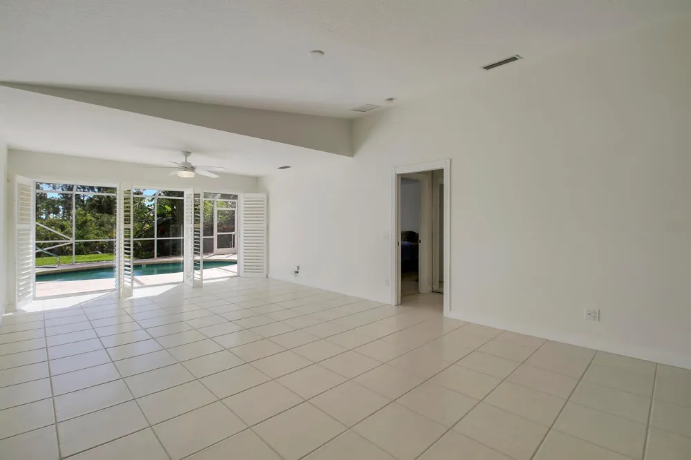 8863 SE Retreat Drive Hobe Sound, FL 33455