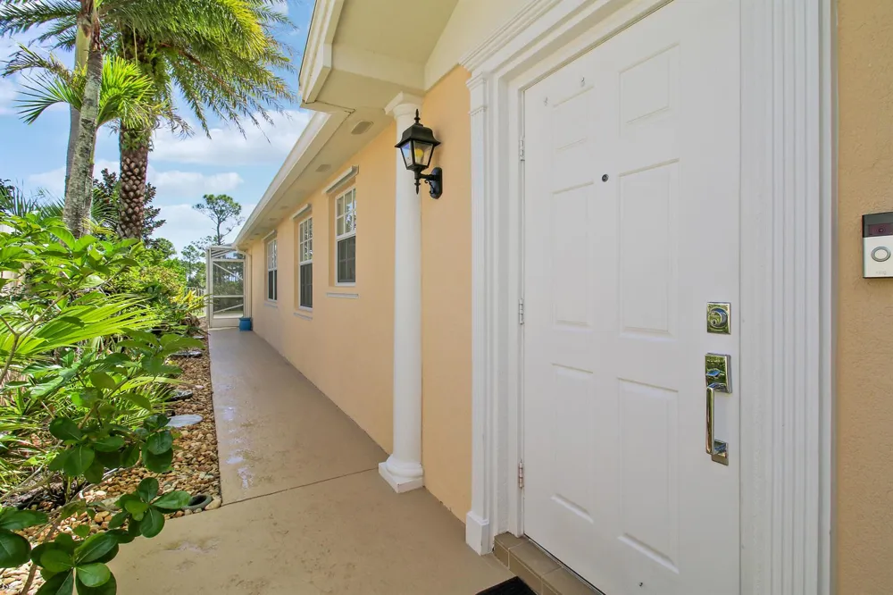 8863 SE Retreat Drive Hobe Sound, FL 33455