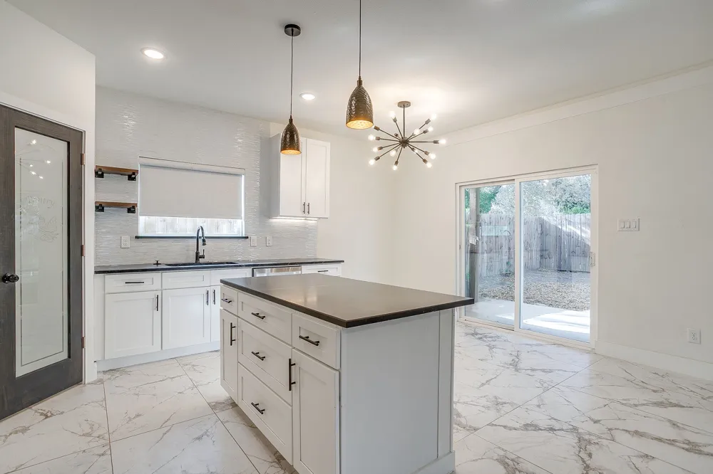 2921 Gipson Street Fort Worth, TX 76111