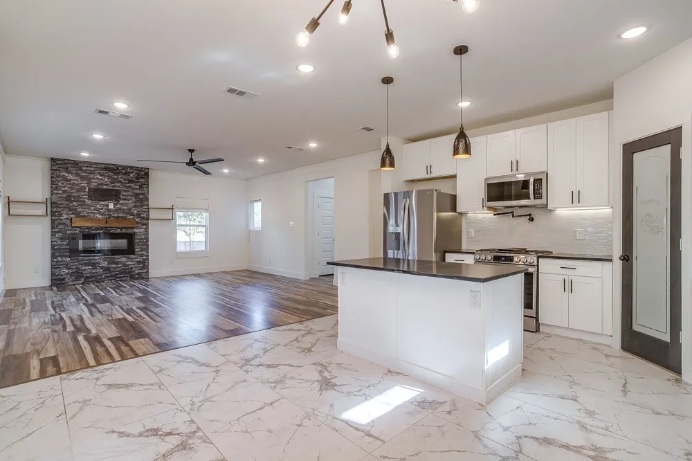 2921 Gipson Street Fort Worth, TX 76111