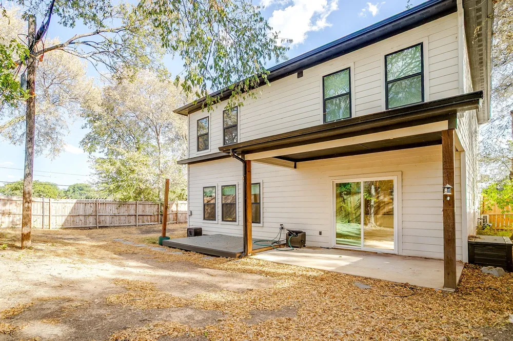 2921 Gipson Street Fort Worth, TX 76111