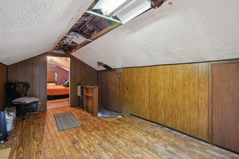 19740 Broadacres Street Clinton Charter Township, MI 48035