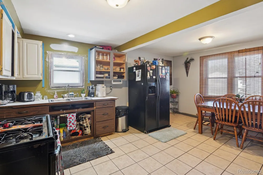 19740 Broadacres Street Clinton Charter Township, MI 48035