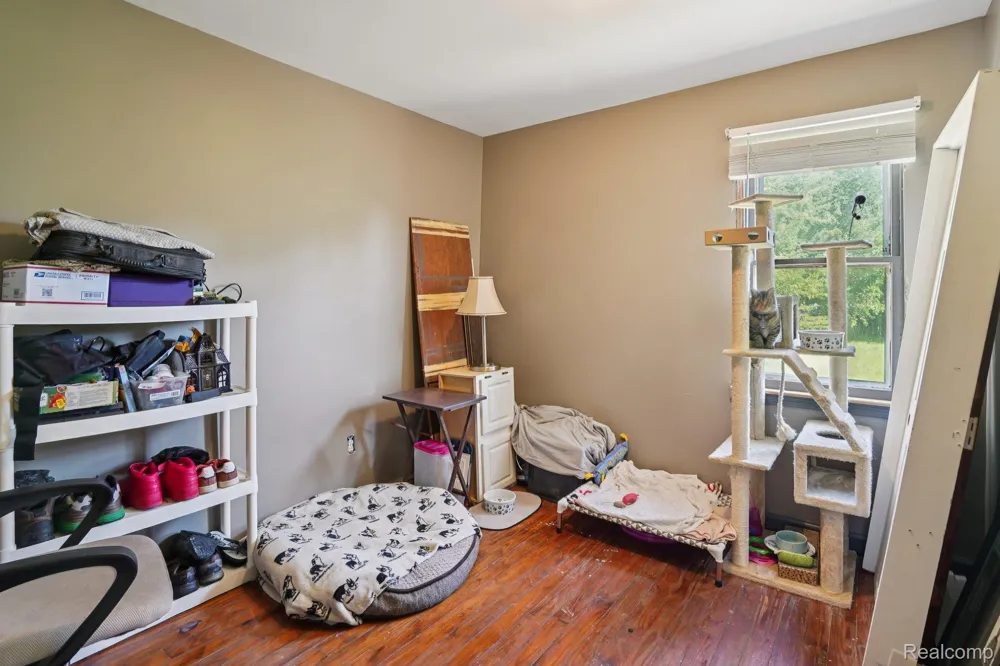 19740 Broadacres Street Clinton Charter Township, MI 48035
