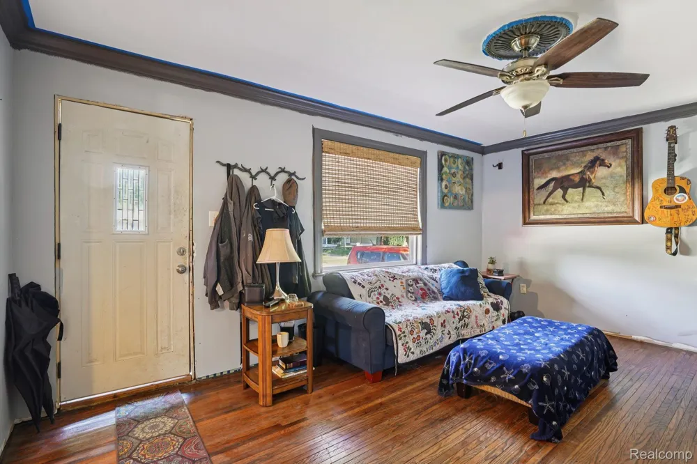 19740 Broadacres Street Clinton Charter Township, MI 48035