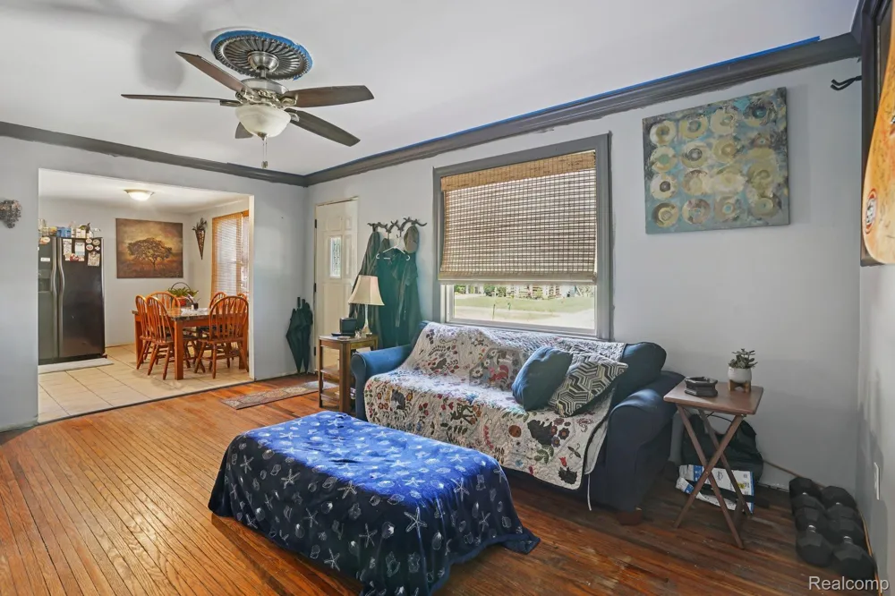 19740 Broadacres Street Clinton Charter Township, MI 48035