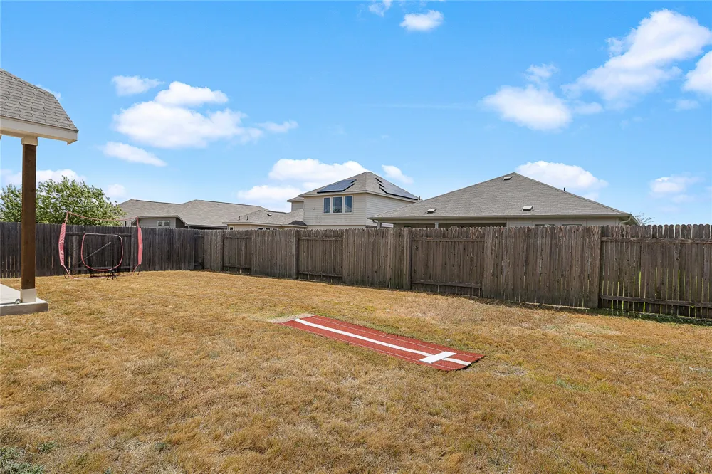 521 Hendelson Lane Hutto, TX 78634