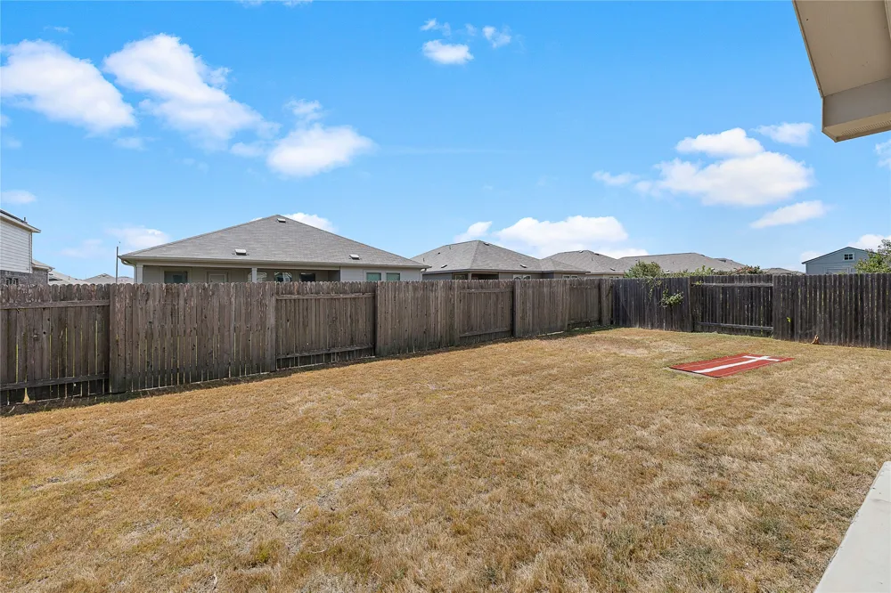 521 Hendelson Lane Hutto, TX 78634