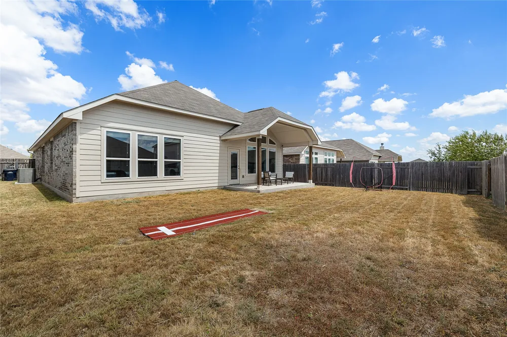 521 Hendelson Lane Hutto, TX 78634