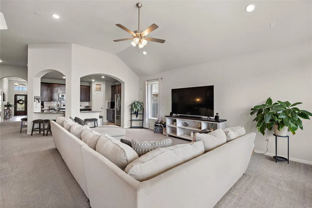 521 Hendelson Lane Hutto, TX 78634