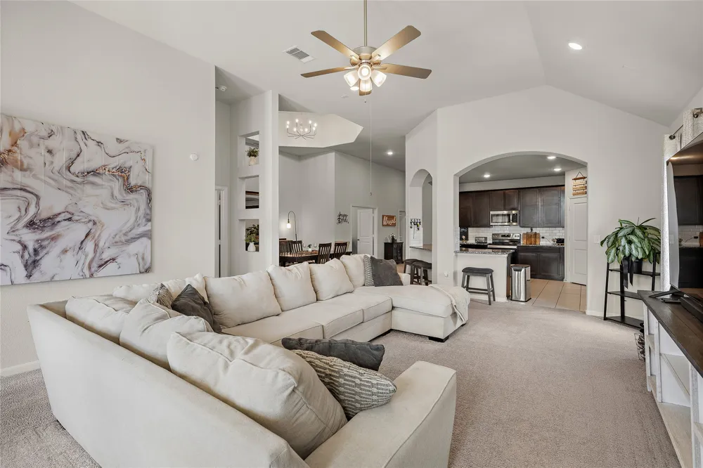 521 Hendelson Lane Hutto, TX 78634