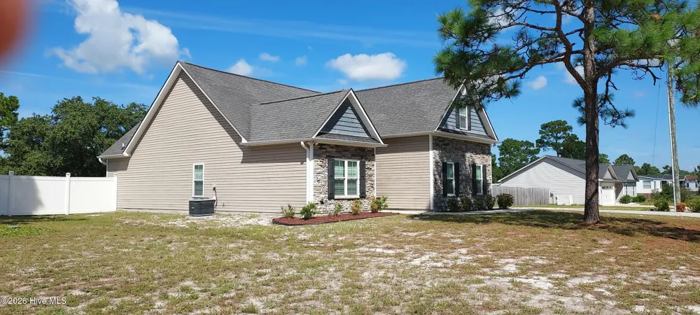 227 Queens Haven Road Hubert, NC 28539