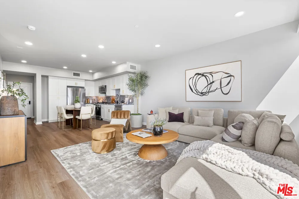 7428 Santa Monica Boulevard West Hollywood, CA 90046