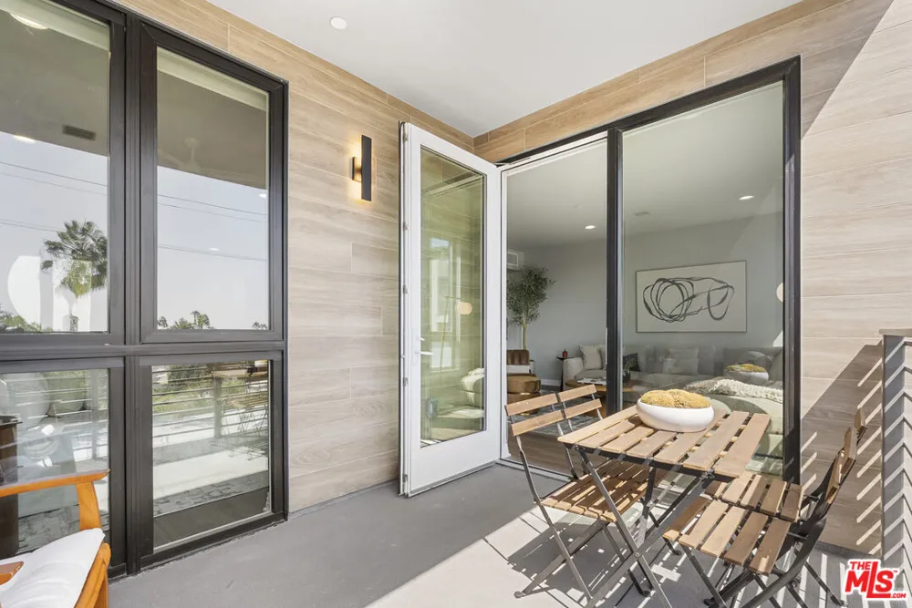7428 Santa Monica Boulevard West Hollywood, CA 90046
