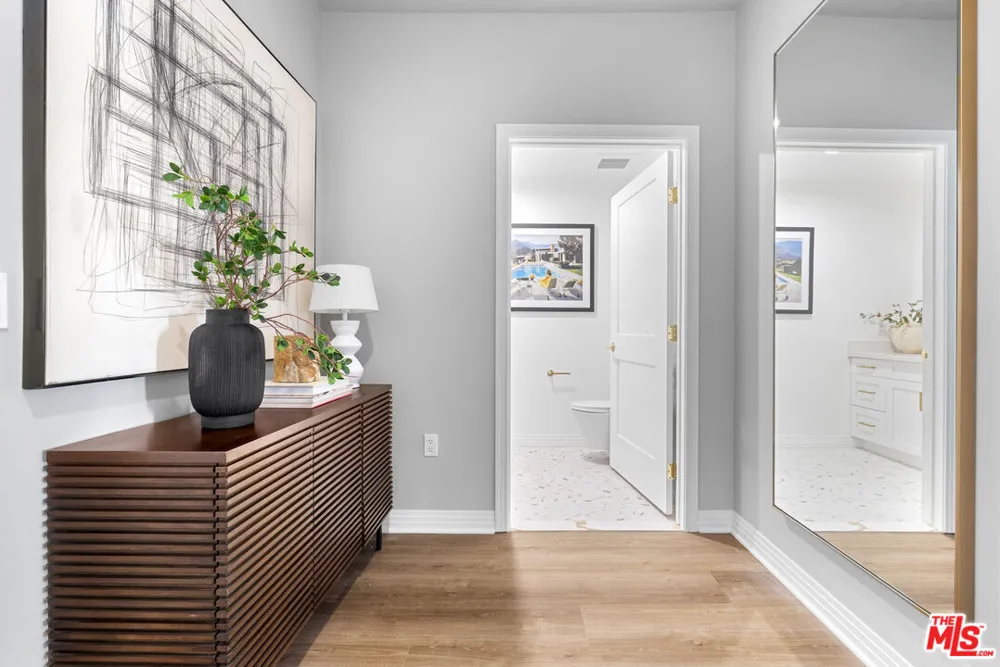 7428 Santa Monica Boulevard West Hollywood, CA 90046