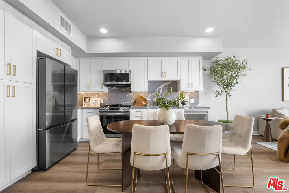 7428 Santa Monica Boulevard West Hollywood, CA 90046