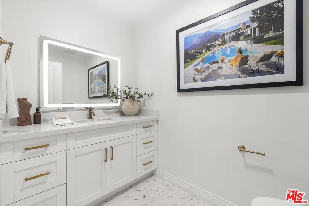 7428 Santa Monica Boulevard West Hollywood, CA 90046