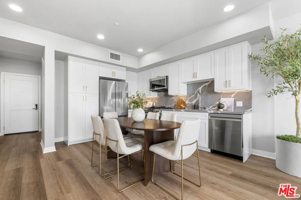 7428 Santa Monica Boulevard West Hollywood, CA 90046