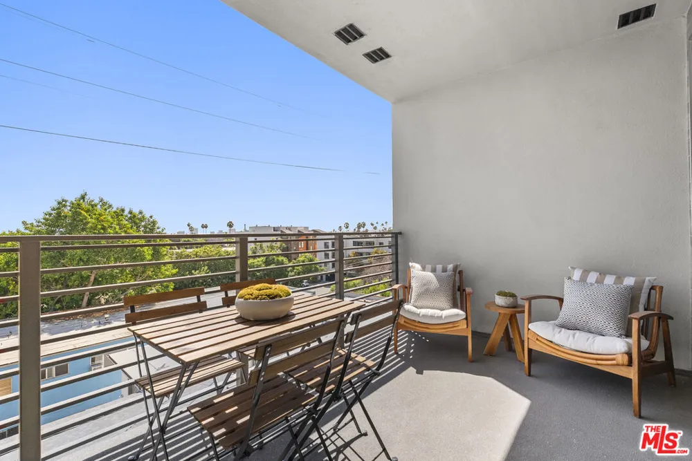 7428 Santa Monica Boulevard West Hollywood, CA 90046