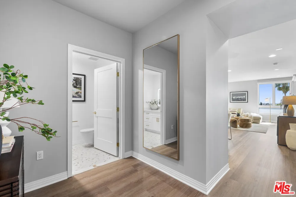 7428 Santa Monica Boulevard West Hollywood, CA 90046