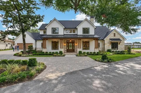 21314 Briar Oak Drive